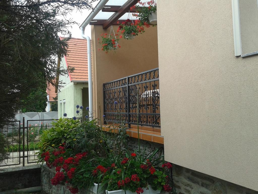 Marika Haus Hotell Bük Exteriör bild