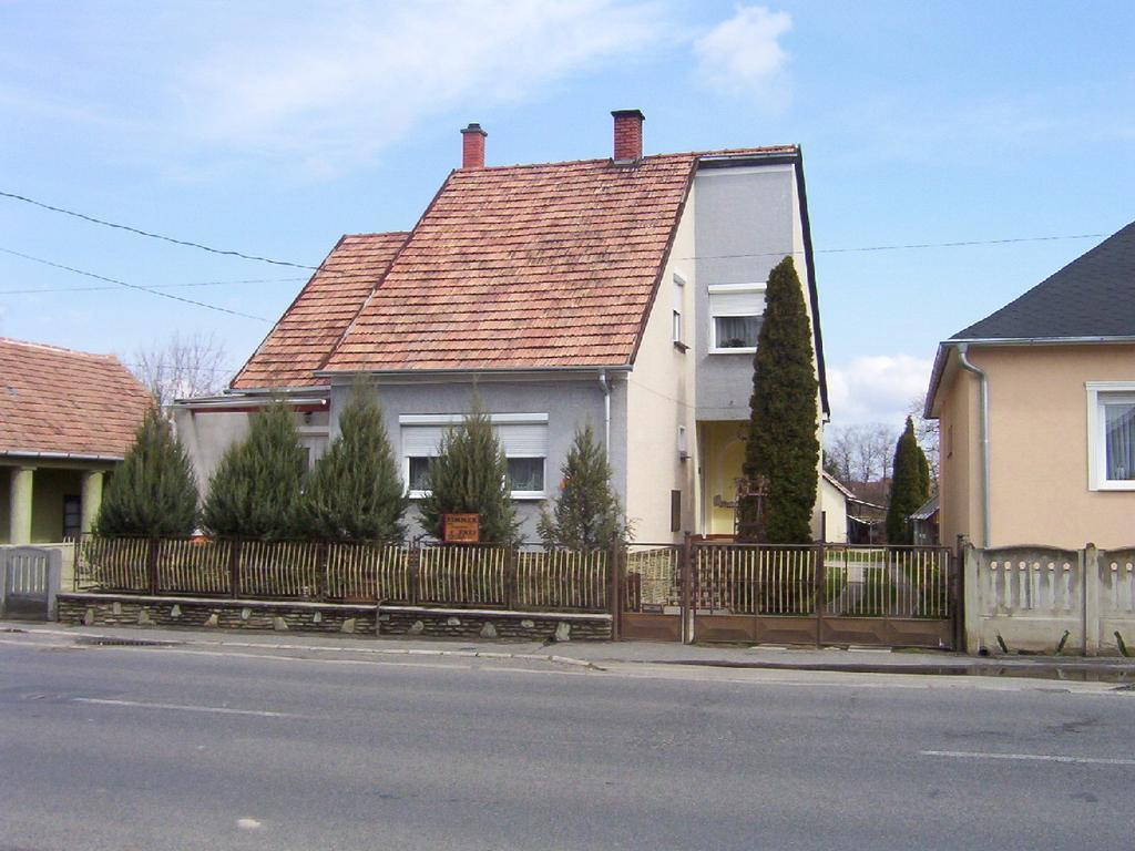Marika Haus Hotell Bük Exteriör bild