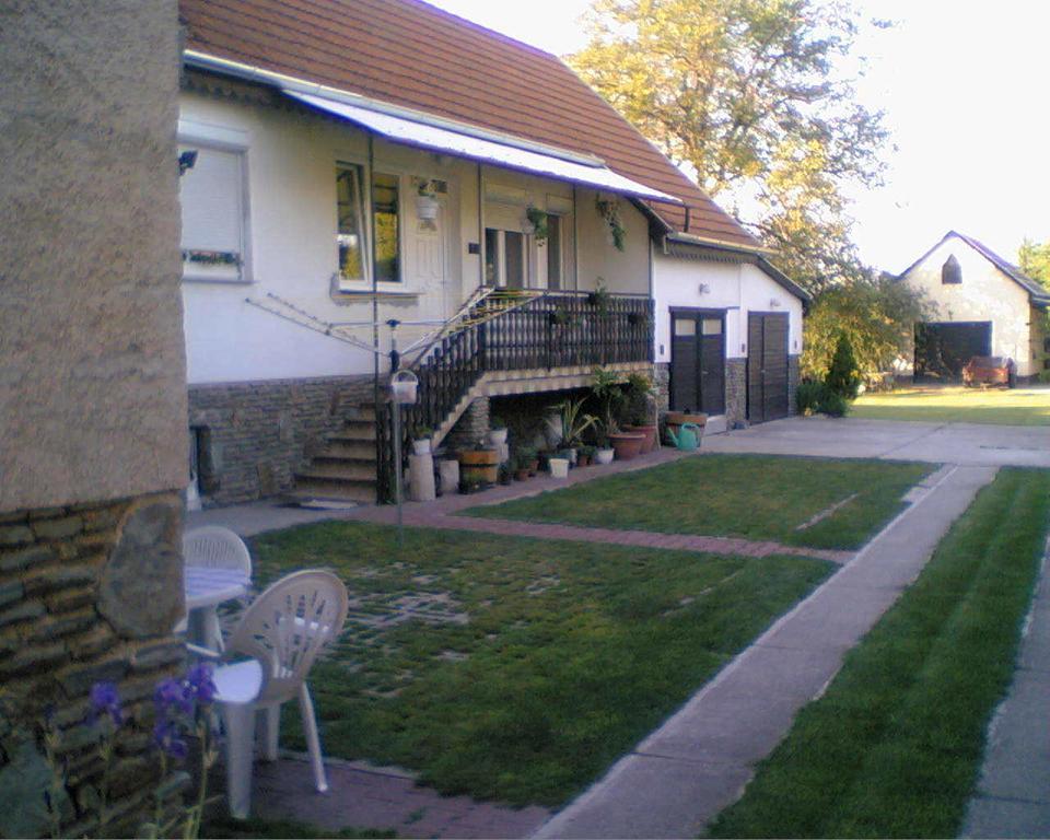 Marika Haus Hotell Bük Exteriör bild