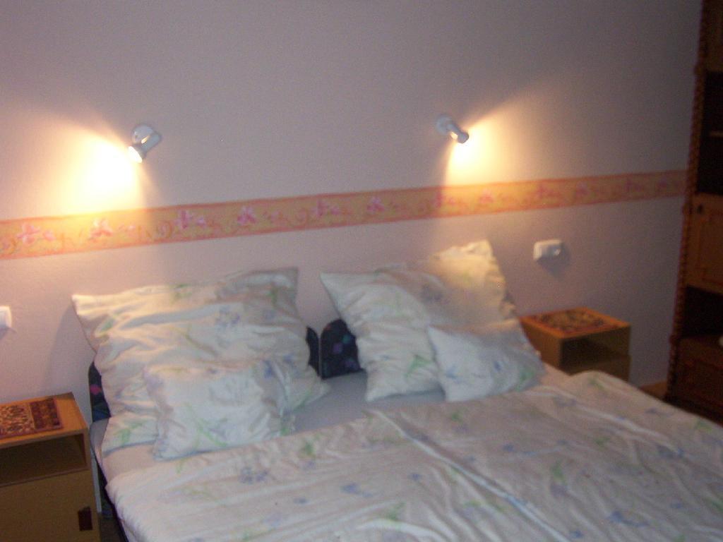 Marika Haus Hotell Bük Rum bild